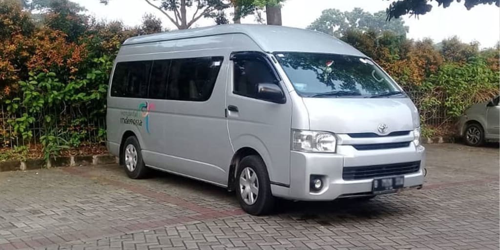 liburan ke gresik butuh sewa mobil